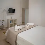 Bed and breakfast Whitehouse 4*
