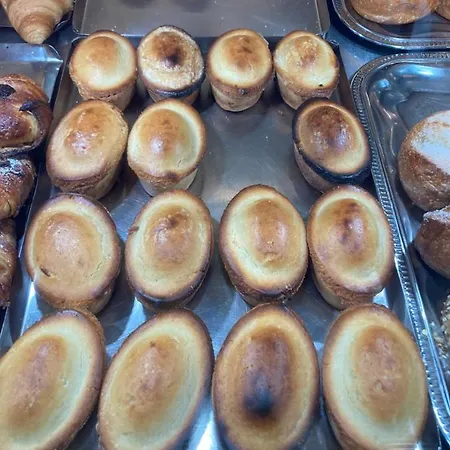 Whitehouse Oda ve Kahvaltı 3*