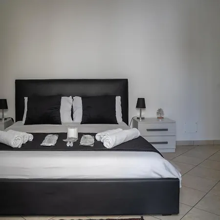 Whitehouse Bed and breakfast 4*