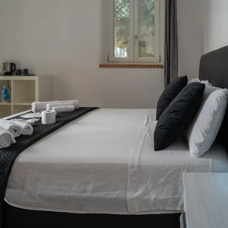 Whitehouse Oda ve Kahvaltı 4*