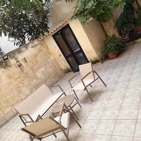 Oda ve Kahvaltı Whitehouse 4*