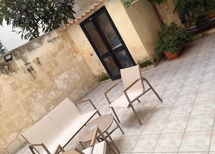 Oda ve Kahvaltı Whitehouse 4*