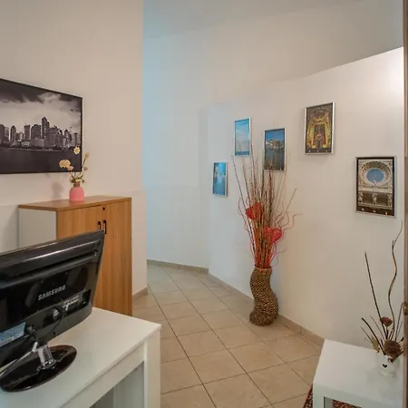 فندق مبيت وإفطار Whitehouse 3*