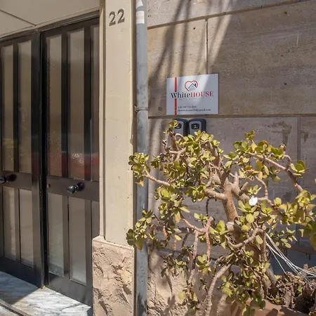 ベッド・アンド・ブレックファスト Whitehouse