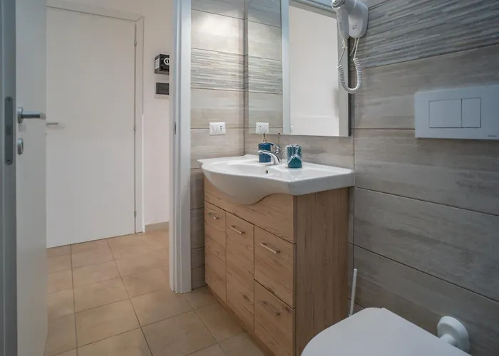 Whitehouse Couette-café